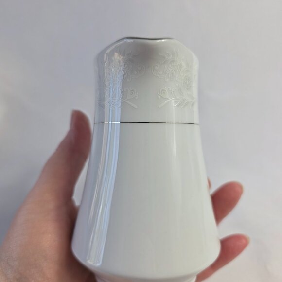 Crown Ming Queen's Lace Creamer White Flowers Platinum Trim - Picture 9 of 14